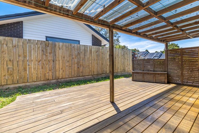 Photo of property in 15 Stottholm Road, Titirangi, Auckland, 0604