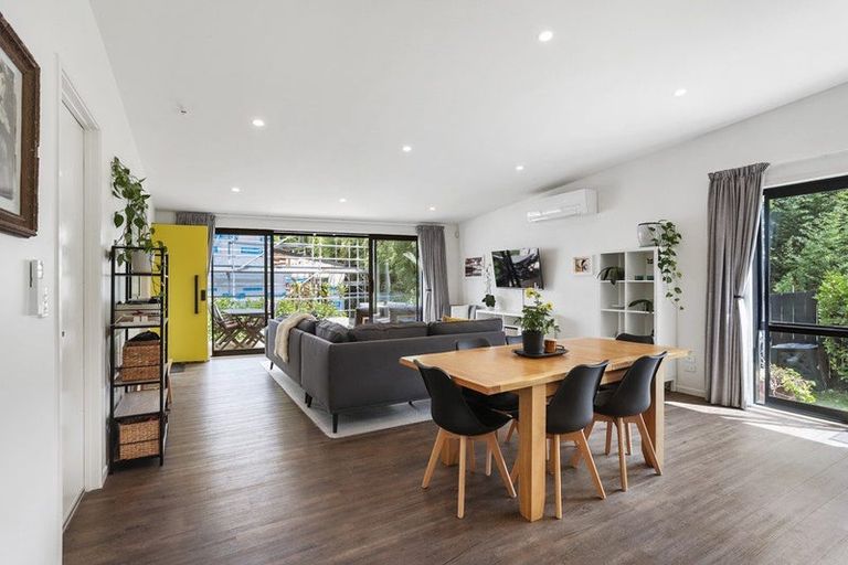 Photo of property in 26 Arataki Views Way, Glen Eden, Auckland, 0602