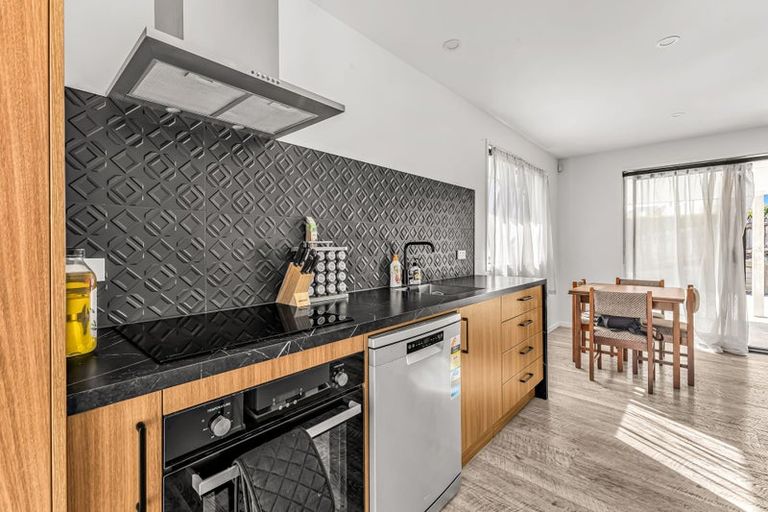 Photo of property in 4 Banks Street, Marfell, New Plymouth, 4310