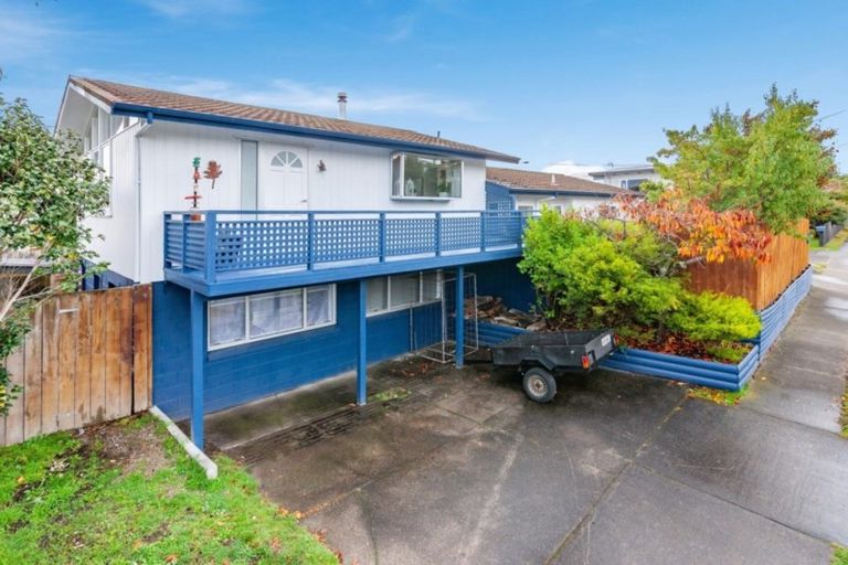 Photo of property in 4 Arrowsmith Avenue, Waipahihi, Taupo, 3330
