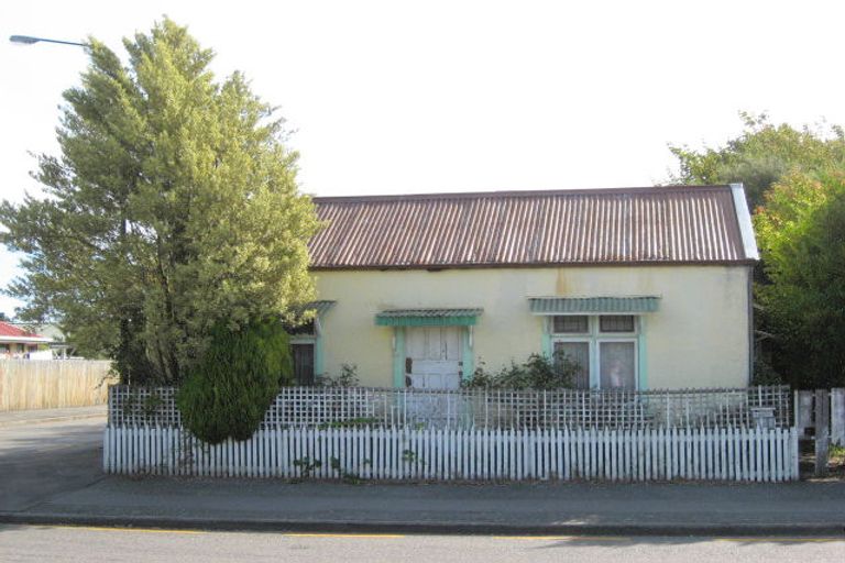 Photo of property in 33 Barbour Street, Waltham, Christchurch, 8011