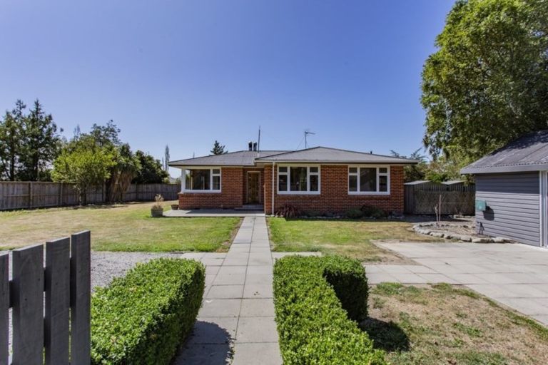 Photo of property in 144a High Street, Oxford, 7430