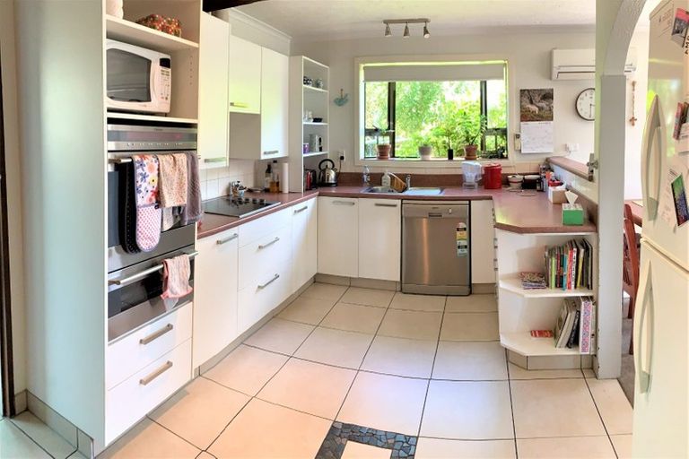 Photo of property in 405 Avonhead Road, Avonhead, Christchurch, 8042