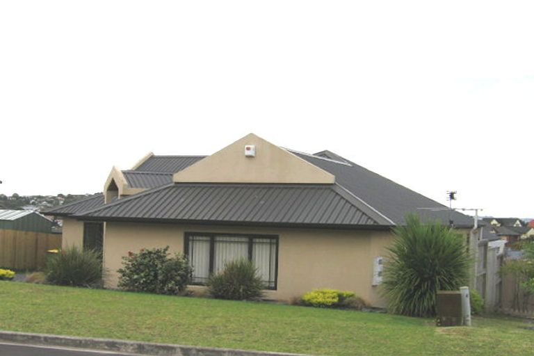 Photo of property in 6 Berkshire Terrace, Massey, Auckland, 0614