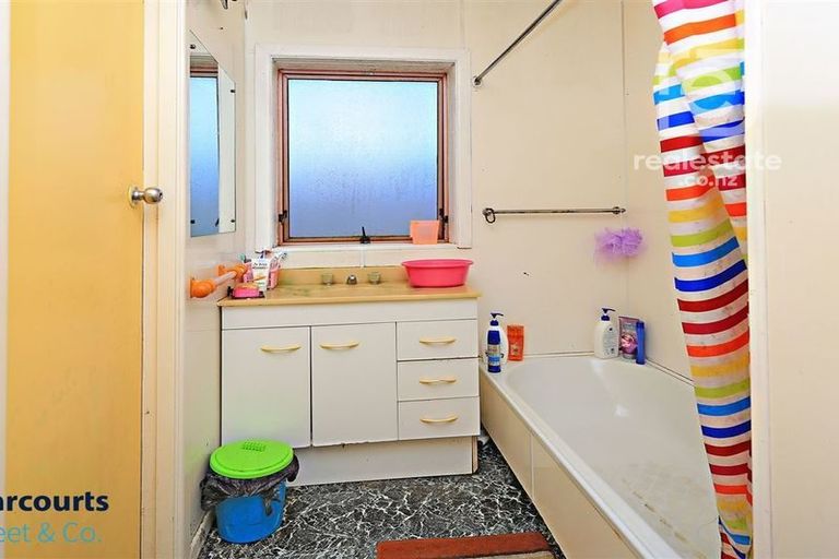 Photo of property in 66 Christmas Road, Manurewa, Auckland, 2102