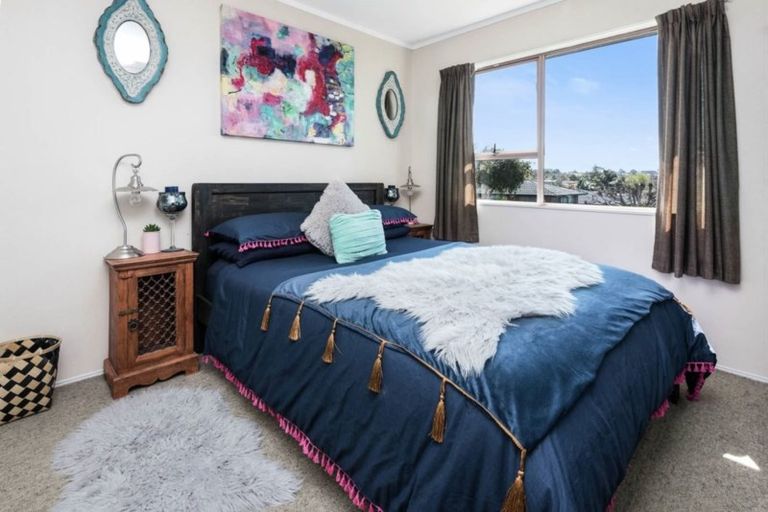 Photo of property in 1/18 Pegler Drive, Howick, Auckland, 2014