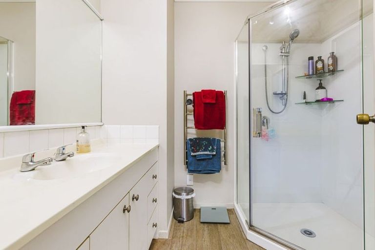 Photo of property in 15 Sheriff Place, Randwick Park, Auckland, 2105