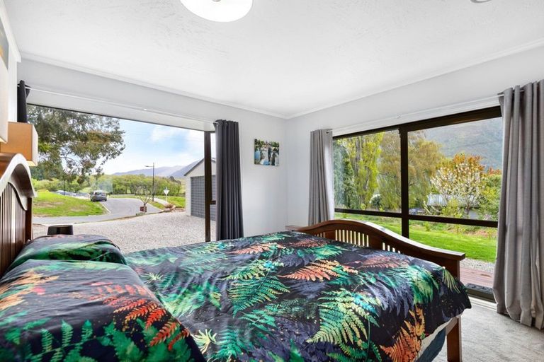 Photo of property in 53 Kent Street, Kingston, Athol, 9793