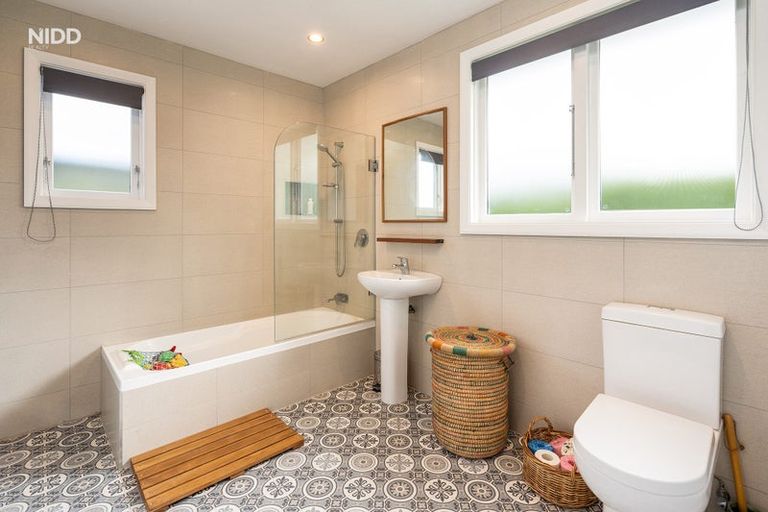 Photo of property in 9 Athol Place, Ravensbourne, Dunedin, 9022