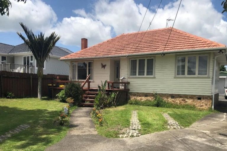 Photo of property in 55 Waipani Road, Te Atatu Peninsula, Auckland, 0610