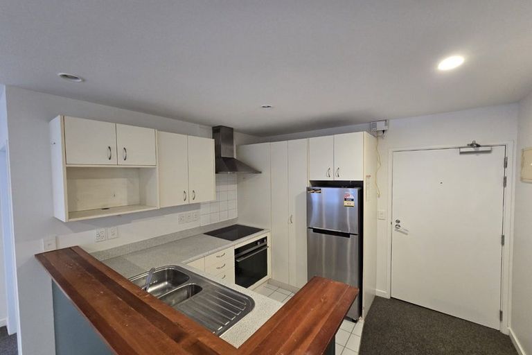 Photo of property in Terrace Heights Apartments, 9b/163 The Terrace, Wellington Central, Wellington, 6011