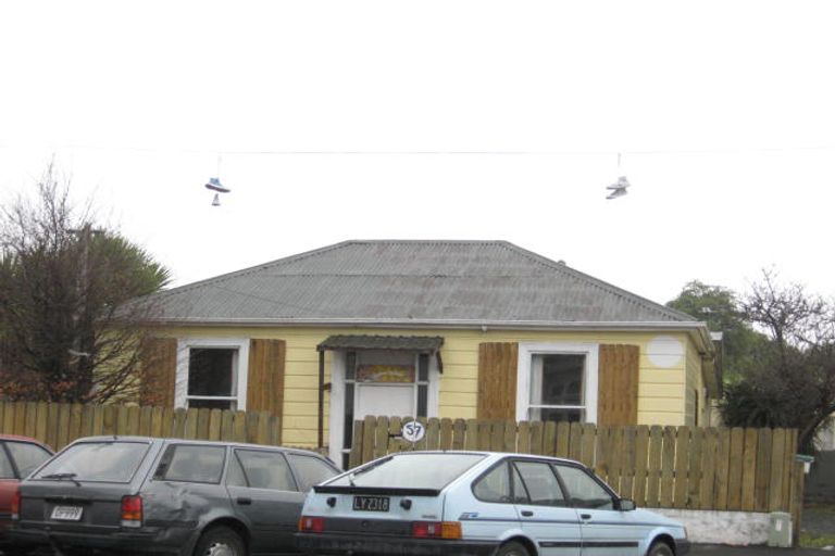 Photo of property in 57 Howe Street, North Dunedin, Dunedin, 9016