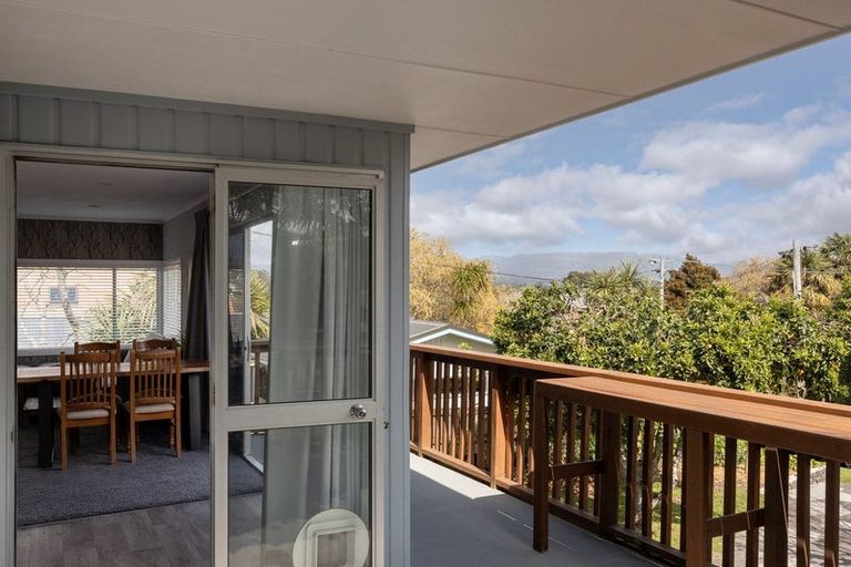 Photo of property in 1 Kowai Grove, Omokoroa, 3114