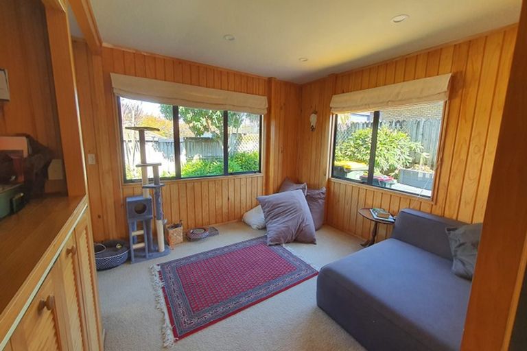 Photo of property in 28 Hollinger Place, Nawton, Hamilton, 3200