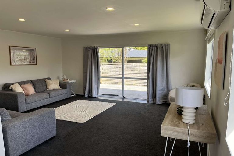 Photo of property in 1/30 Candia Road, Swanson, Auckland, 0614