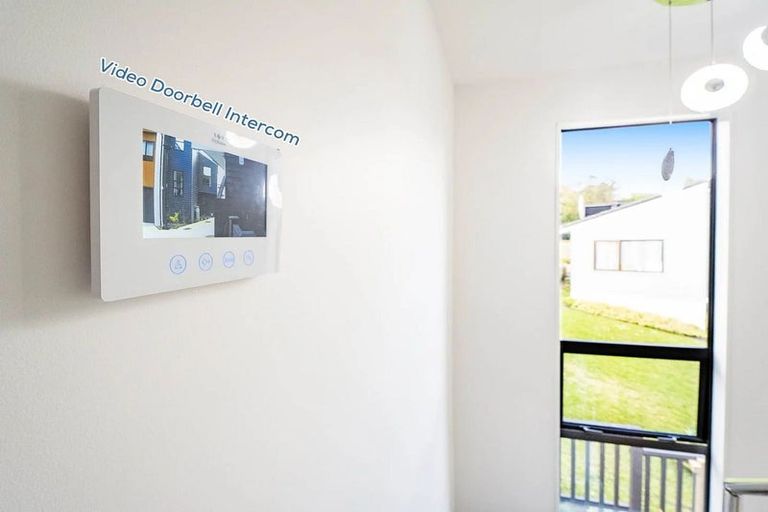 Photo of property in 8/6 Woodhouse Place, West Harbour, Auckland, 0618