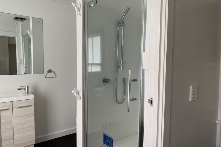 Photo of property in 18 Shoal Bay Road, Devonport, Auckland, 0624