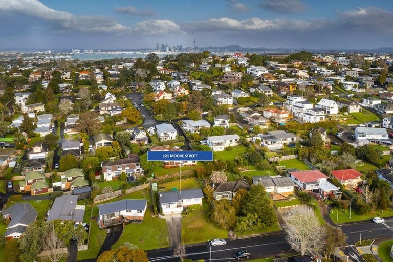 Photo of property in 121 Moore Street, Hillcrest, Auckland, 0627