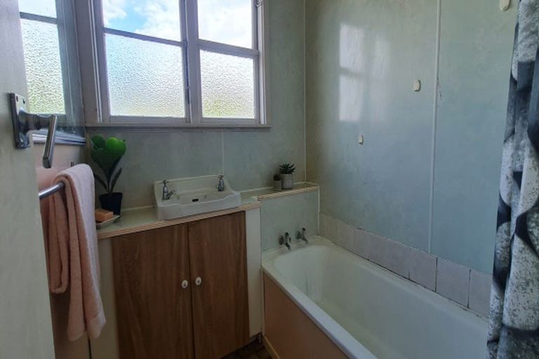 Photo of property in 16 Main Street, Marton, 4710