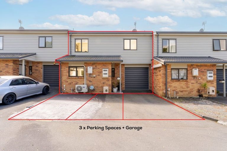 Photo of property in 10/36 West Coast Road, Glen Eden, Auckland, 0602