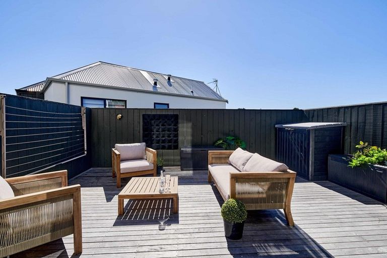 Photo of property in 15/6 Oswald Crescent, Paparangi, Wellington, 6037