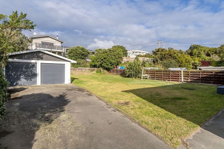 Photo of property in 10 Ngaio Street, Otaki Beach, Otaki, 5512