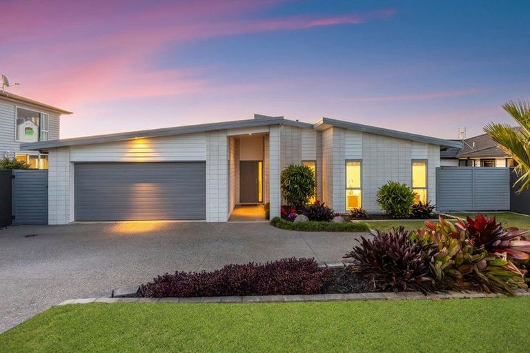 Photo of property in 67 Manuel Road, Silverdale, 0932