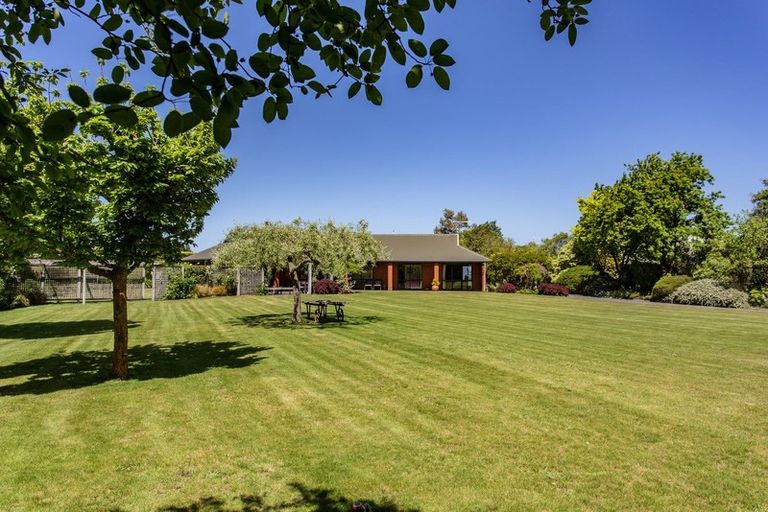 Photo of property in 18 Cedar Place, Amberley, 7410