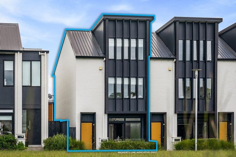 Photo of property in 10 Alexander Willis Crescent, Hobsonville, Auckland, 0616