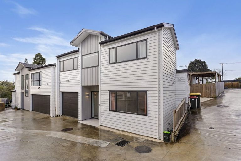 Photo of property in 86a Kelman Road, Kelston, Auckland, 0602