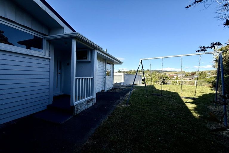 Photo of property in 18 Beazley Avenue, Paparangi, Wellington, 6037