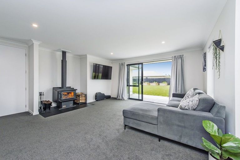 Photo of property in 8 Suffolk Drive, Kirwee, 7571