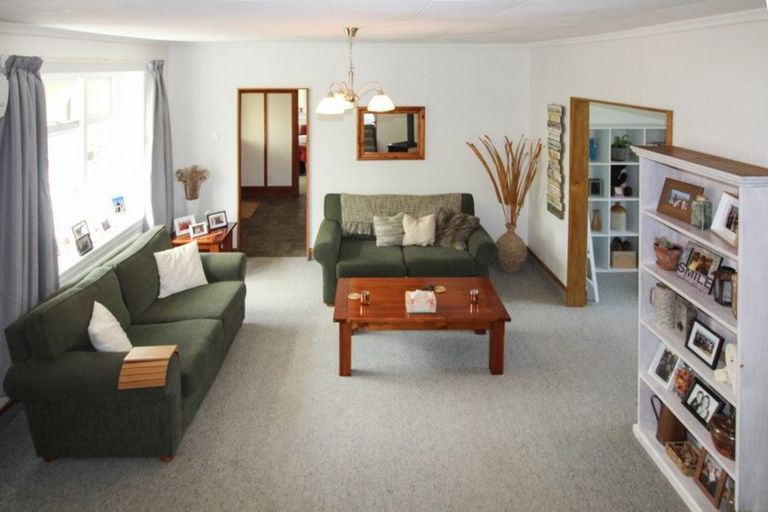 Photo of property in 52 Wellington Street, Enfield, Oamaru, 9491