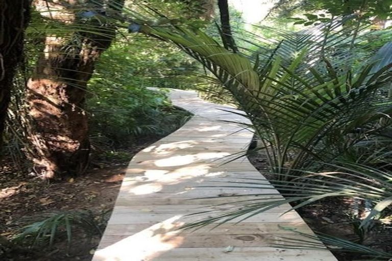 Photo of property in 49e Park Rise, Campbells Bay, Auckland, 0630