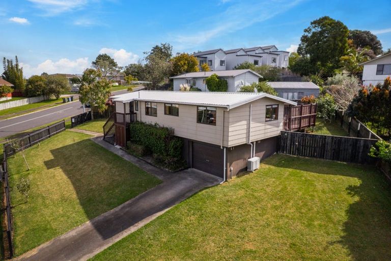 Photo of property in 5 Elizabeth Drive, West Harbour, Auckland, 0618