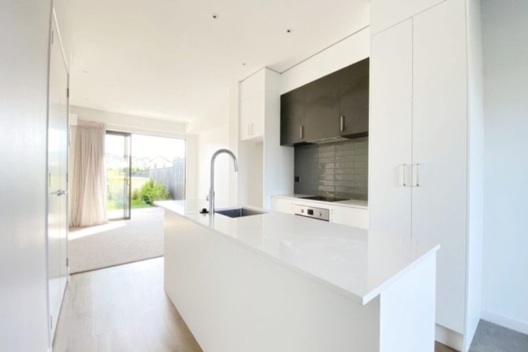 Photo of property in 2/46 Jane Maree Road, Kumeu, 0810