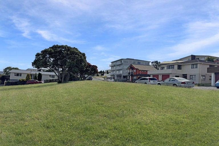 Photo of property in 6/32 Akaroa Drive, Maupuia, Wellington, 6022