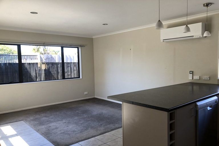 Photo of property in 52b Swanson Road, Henderson, Auckland, 0610