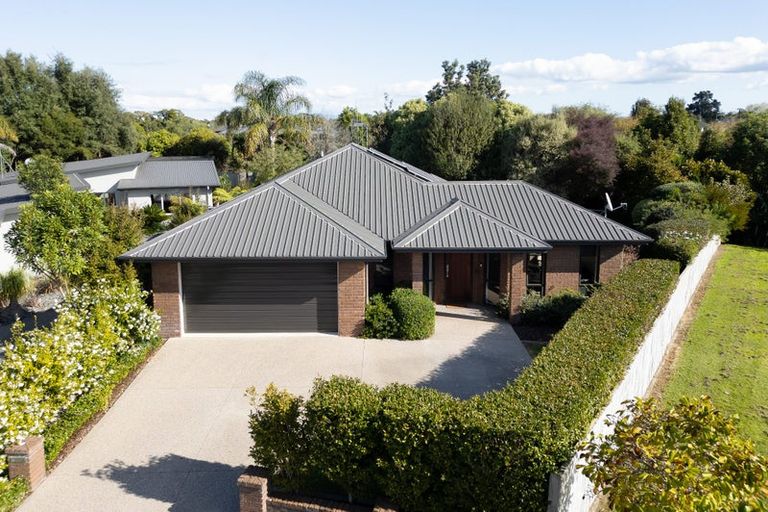 Photo of property in 18 Azure Place, Huntington, Hamilton, 3210