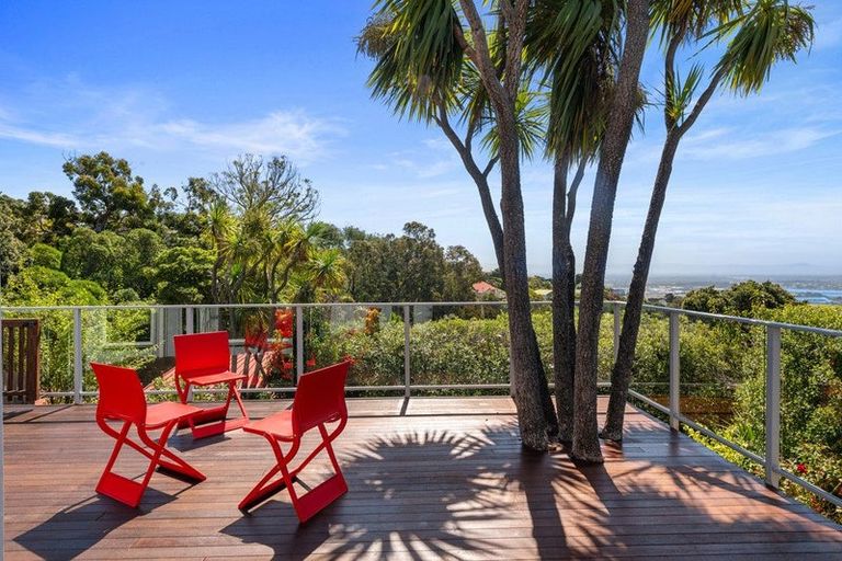 Photo of property in 205 Mount Pleasant Road, Mount Pleasant, Christchurch, 8081