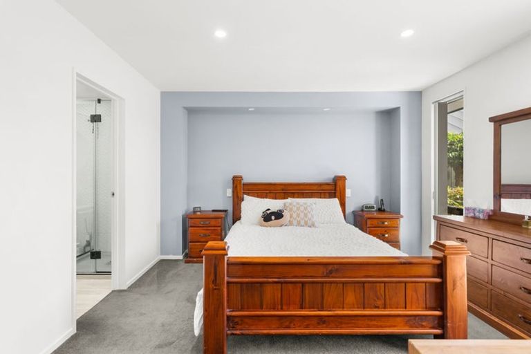 Photo of property in 17 Sovereign Gardens, Halswell, Christchurch, 8025