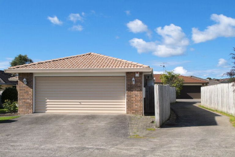Photo of property in 2/5 Daria Place, Northpark, Auckland, 2013
