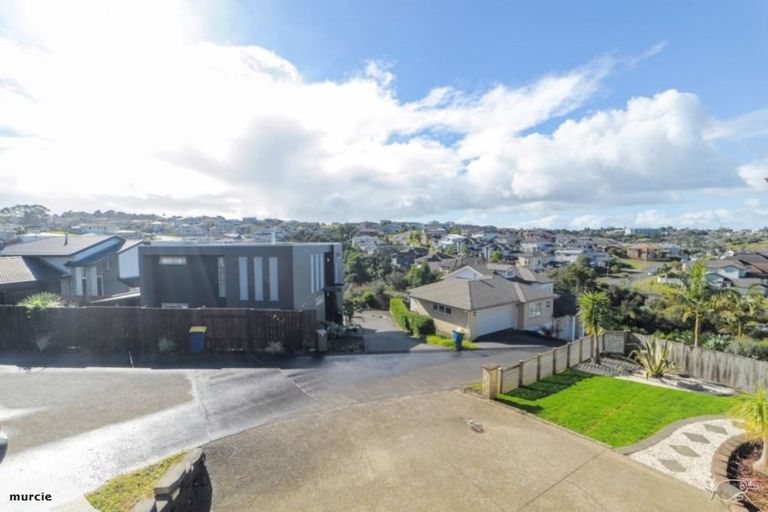 Photo of property in 8 Ilam Lane, Fairview Heights, Auckland, 0632