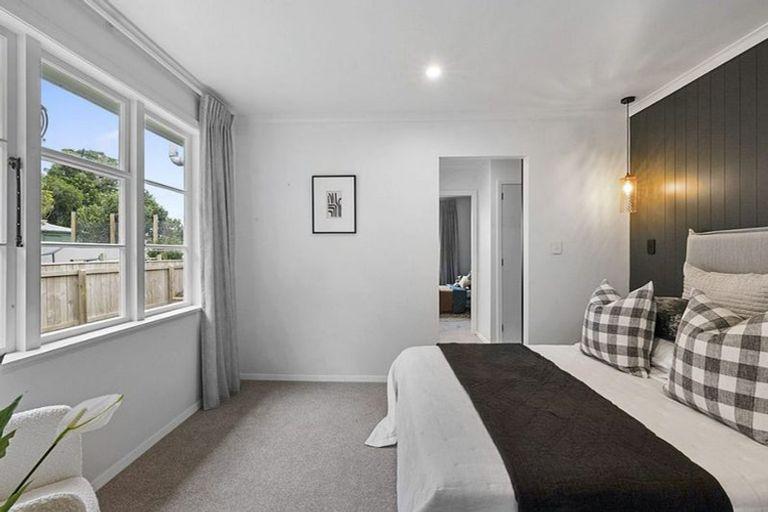 Photo of property in 390 Mangorei Road, Merrilands, New Plymouth, 4312