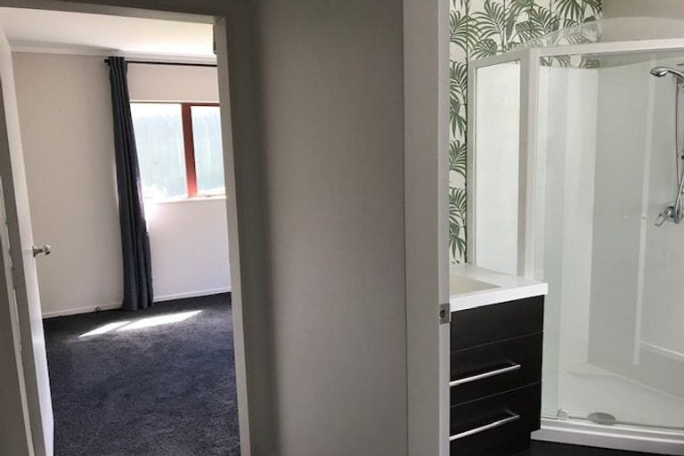 Photo of property in 111 Woodman Drive, Tawa, Wellington, 5028