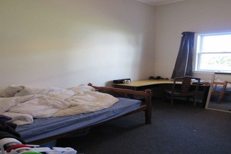 Photo of property in 62 Kelburn Parade, Kelburn, Wellington, 6012