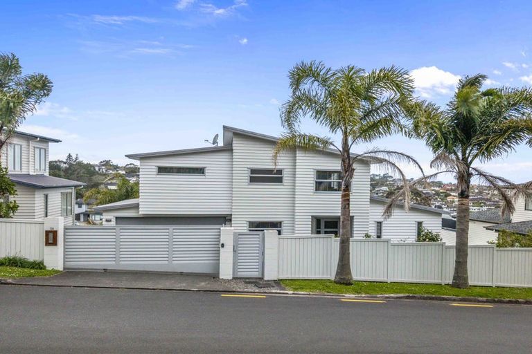 Photo of property in 114 Fairview Avenue, Fairview Heights, Auckland, 0632