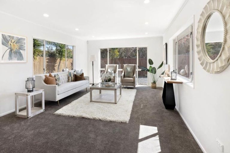 Photo of property in 1 Faldo Drive, Golflands, Auckland, 2013