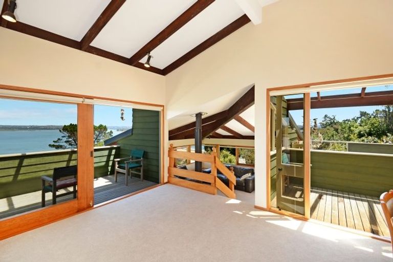 Photo of property in 32 Brigantine Drive, Beach Haven, Auckland, 0626
