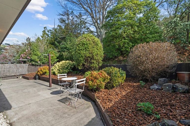 Photo of property in 1/8 Torvill And Dean Lane, Cashmere, Christchurch, 8022